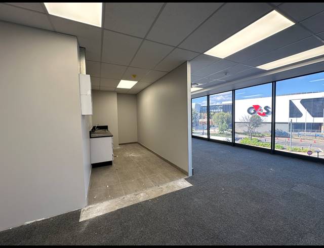 144M² OFFICE TO LET IN DORINGKLOOF